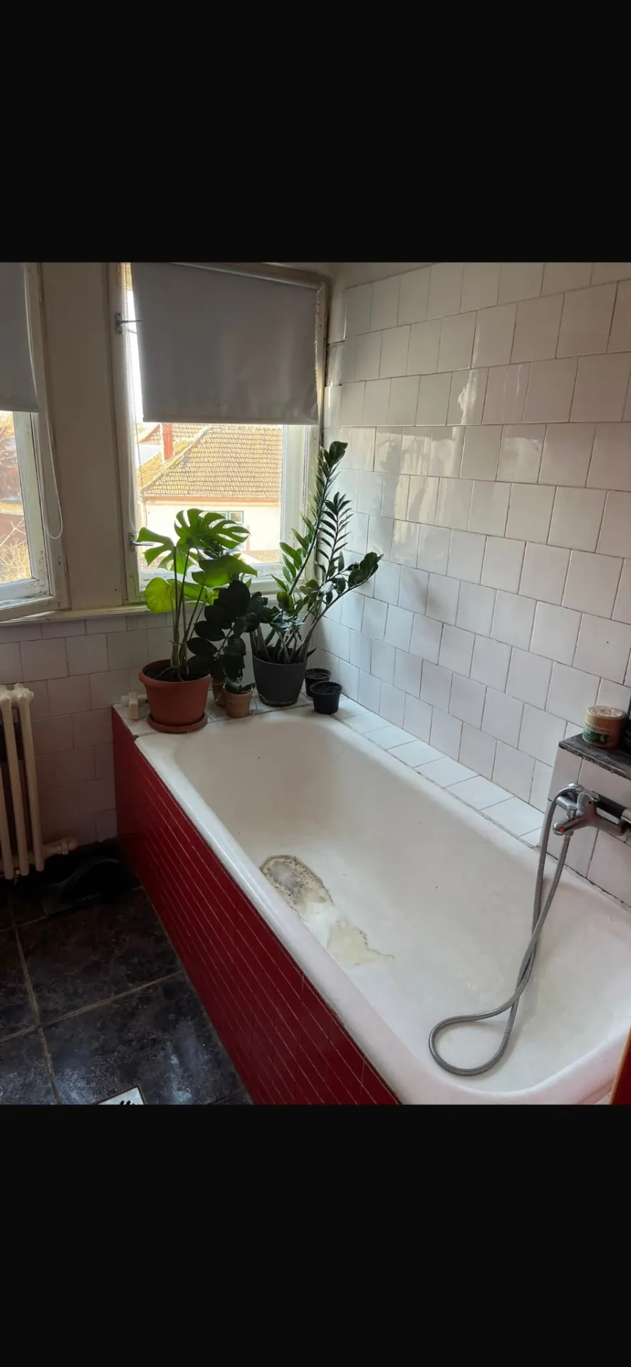 Înainte — Baie Renovată
