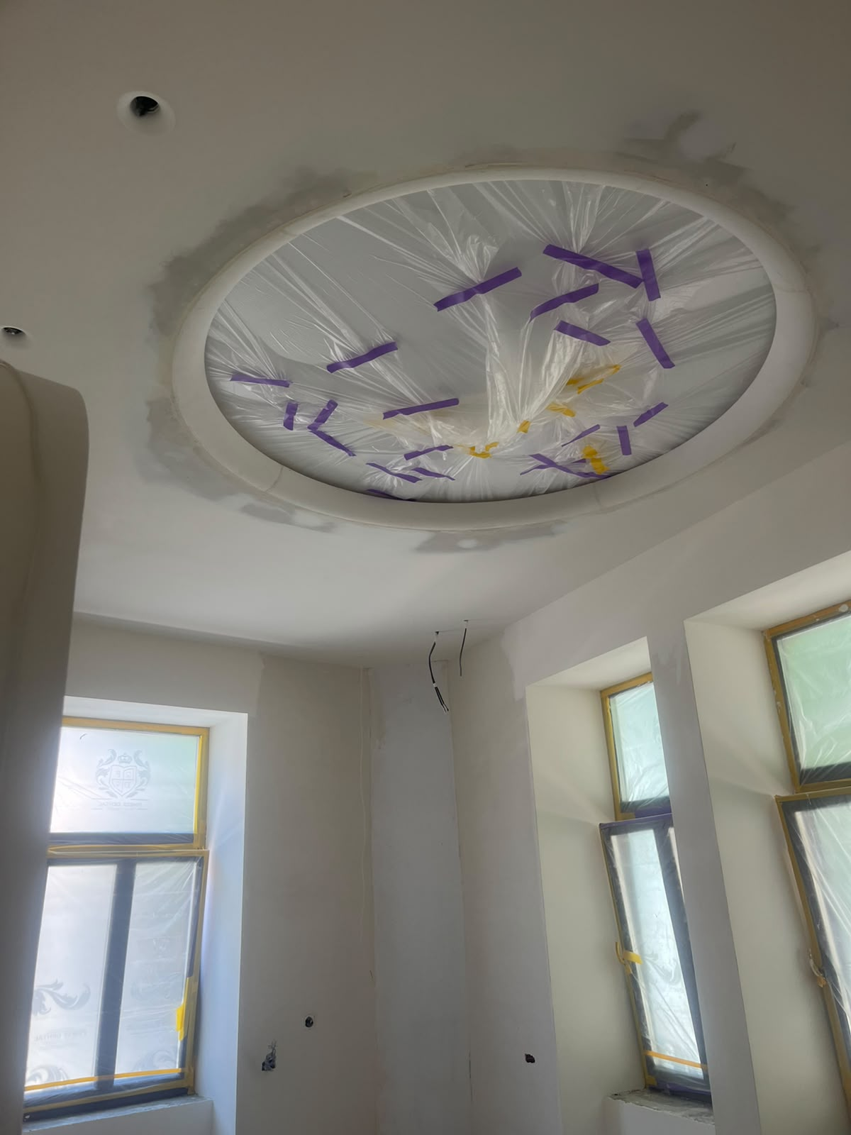 Tavan circular pregătit pentru iluminat LED ambiental